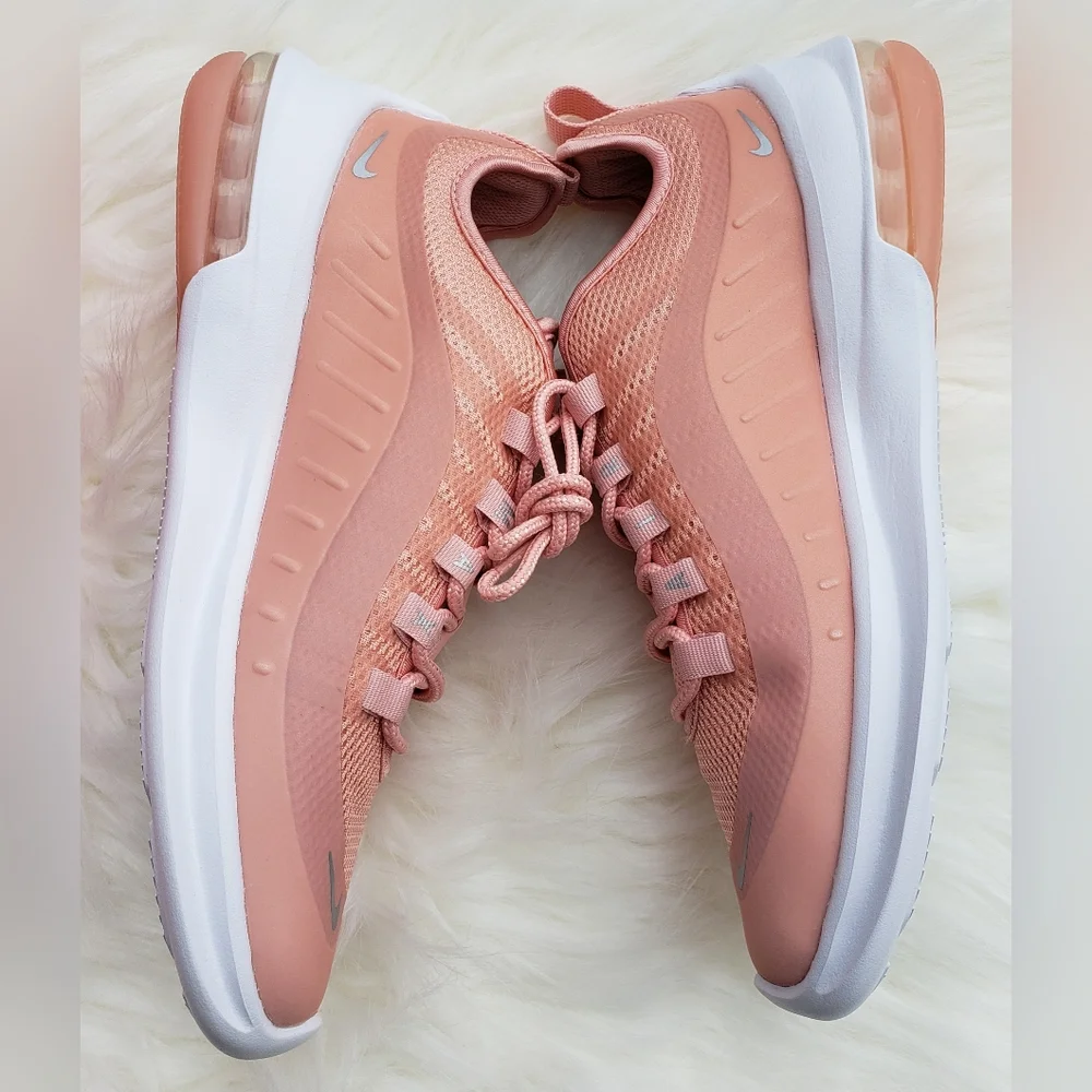 Nike Women's Air Max Axis Prem